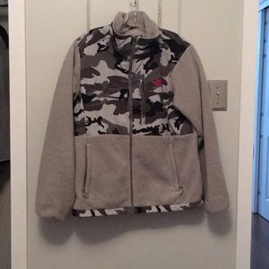 North Face Gray Camo Jacket Size Large